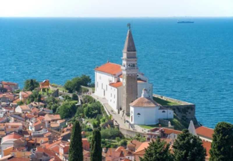 Slovenia real estate on the coast